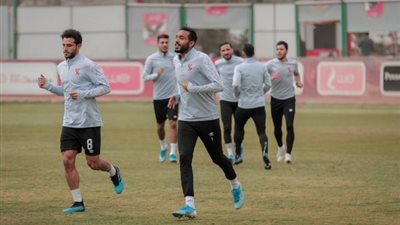 مران استشفائي للاعبي الأهلي الأساسيين