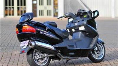 ماهو سعر  سكوتر سوزوكي بيرجمان 650 موديل 2005؟