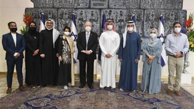 الرئيس الإسرائيلي يلتقي وفدا إماراتيا-بحرينيا
