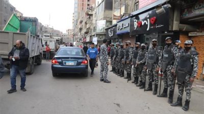 بالتعاون مع مديرية الأمن.. غلق وتشميع 30 منشأة تجارية ومقهى بالجيزة
