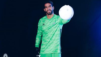 بيراميدز يدرس استبعاد اكرامي أمام الزمالك