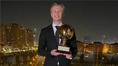 هالاند يحصد جائزة الفتى الذهبي