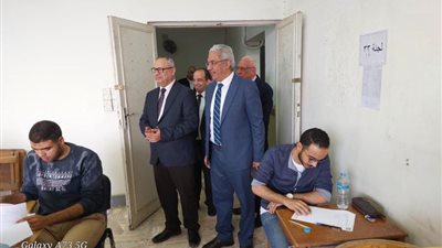 نائب رئيس جامعة الأزهر يتفقد امتحانات الدراسات العليا بكليات الطب البشري وطب الأسنان