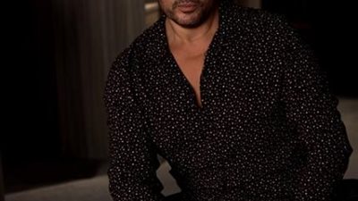 ساعة عمرو دياب في بوستر ألبومه الجديد سعرها يتخطى مليون جنيه