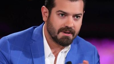 عمرو يوسف يكشف سر الإستعانة بدوبلير في فيلم ” شقو ”