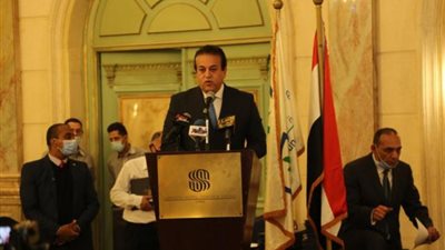 وزير التعليم العالي يشهد احتفال مؤسسة فريد خميس بتكريم أوائل الثانوية العامة