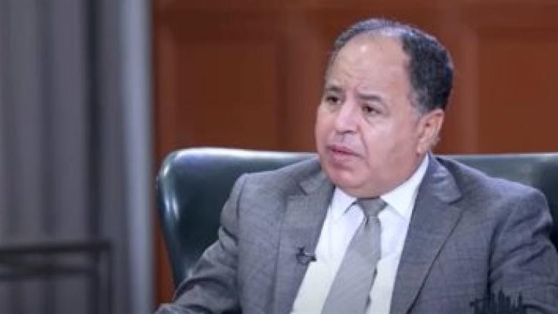 لقاء وزير الماليةمع