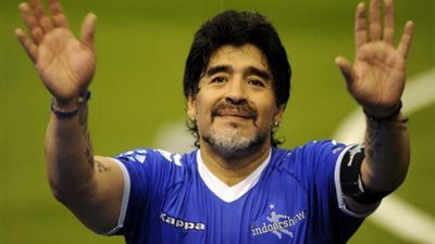 قرار خطير من محكمة أرجنتينية بشأن جثة مارادونا