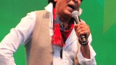 أحزان الكينج محمد منير..  حالته حرجة في المستشفي.. لقب بـ”أشهر عازب في مصر”.. دخل في حزن عميق بعد موت ابن عمه.. له حكايات  مثيرة مع مبارك