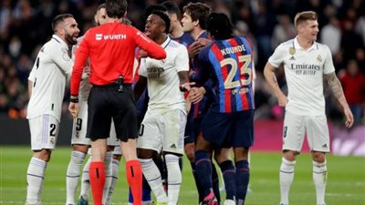 ريال مدريد وبرشلونة.. الريال يتعادل مع البارسا 1-1 في الشوط الأول بالدوري الإسباني