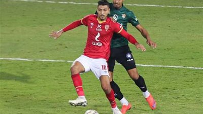 بيراميدز يهدد محمد شريف بإظهار ”العقود” بعد تألقه مع الأهلي