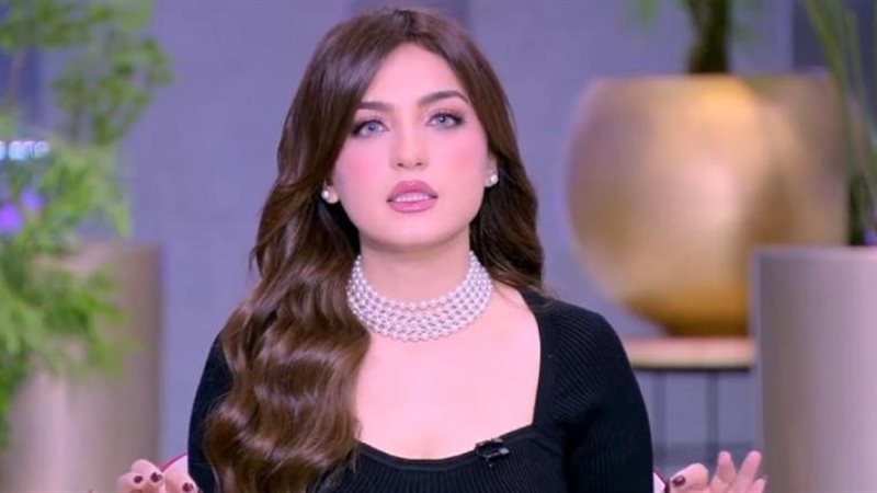 ياسمين عز