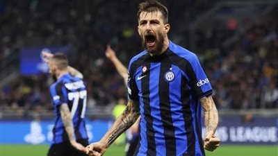 20 دقيقة.. الإنتر يتقدم علي الميلان بهدف أتشيربي في الدوري الإيطالي