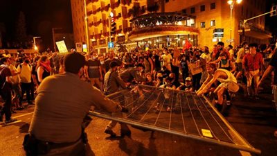 بسبب تورطه في قضايا فساد..احتجاجات جديدة ضد نتنياهو