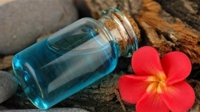 زيت الأزولين.. الروشتة العلاجية السحرية للبشرة الحساسة