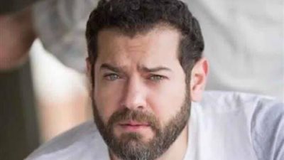 عمرو يوسف يعلن موعد تصوير ”الملك”