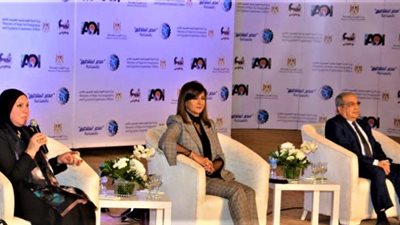 نيفين جامع: الحكومة حريصة على وضع استراتيجية متكاملة لتوطين صناعة السيارات