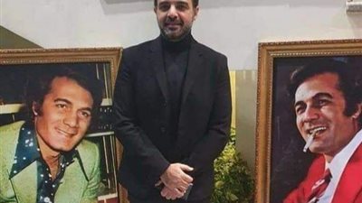 عمرو محمود ياسين يشكر وزارة الثقافة بعد تكريم والده على المسرح القومي