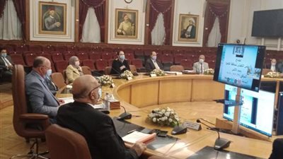 محافظ القاهرة يترأس إجتماع المجلس التنفيذى عبر تقنية الفيديو كونفرانس