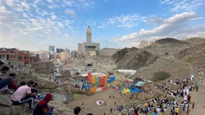 «الورشة».. معلومات مثيرة عن أغرب وأخطر ملعب كرة قدم في العالم