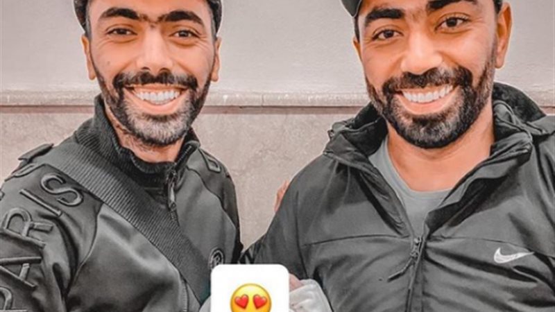 حسين الشحات واخيه