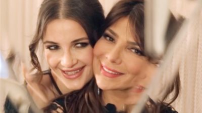 شاهد.. نجلة أصالة تجذب الأنظار بعزفها على البيانو