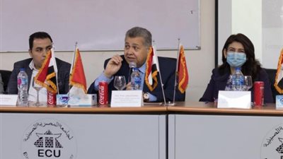 بالصور .. افتتاح نادي ريادة الأعمال بالجامعة المصرية الصينية