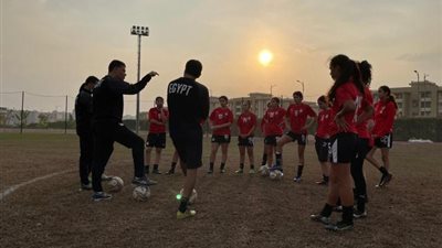 منتخب الكرة النسائية يخوض مرانه استعدادًا لمواجهة لبنان