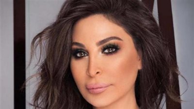 إليسا تحتفل بعيد الميلاد وتطلب من جمهورها الدعاء الشهداء