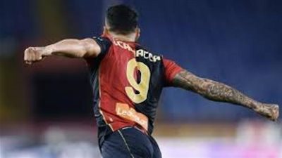 ميلان يدخل في مفاوضات جادة لضم مهاجم جنوى الإيطالي