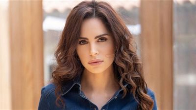 آمال ماهر تواصل بروفاتها النهائية قبل حفلها الغنائي