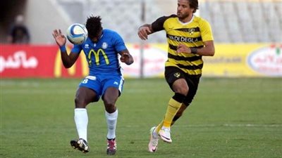 عبد العزيز السيد يدير مباراة وادي دجلة وسموحة