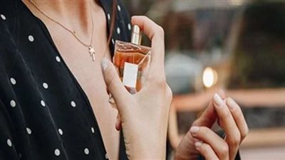 في الصيف.. أماكن بالجسم تساعد في ثبات العطور