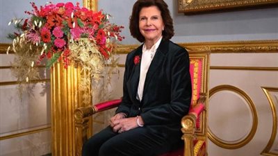 إطلاق 21 طلقة من الجيش السويدي احتفالًا بعيد ميلاد الملكة سيلفيا الـ77