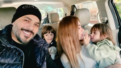 رامي عياش يهنئ زوجته بعيد ميلادها