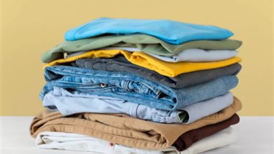 طرق مبتكرة لإعادة استخدام الملابس القديمة