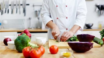 إغلاق صفحة شيف مشهور علي فيس بوك بتهمة نشر معلومات خاطئة عن كورونا