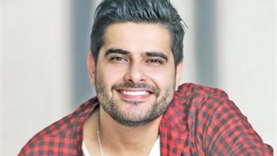 ناصيف زيتون يفاجئ جمهوره ويطرح ”كذبه ورا كذبه” في رأس السنة