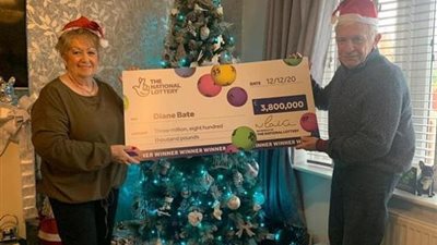 «مش هتصدق».. حكاية المسنة التى ربحت 3.8 مليون إسترليني من تذكرة يانصيب