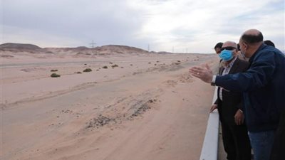 وزير النقل يتفقد مشروع إعادة تأهيل خط سكة حديد قنا - سفاجا - أبو طرطور