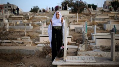 لها فضلٌ عظيم.. أمور لا تعرفها عن زيارة المقابر يوم الجمعة