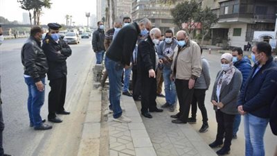شاهد.. محافظ الجيزة يتفقد أعمال إنشاء القواعد الخرسانية الخاصة بكباري المشاة بطريق الفيوم