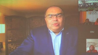 محمود محي الدين يتحدث عن الاقتصاد السياسي العالمي بالجامعة الألمانية بالقاهرة