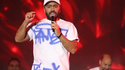 احتفالًا بشم النسيم.. تامر حسني يشعل حفل العين السخنة بحضور كامل العدد بمشاركة آيتن عامر