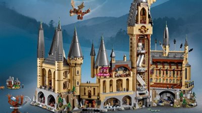 على طريقة سحر هاري بوتر.. فتاة تبتكر قلعة هوجورتس الشهيرة بخبز الزنجبيل