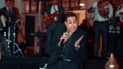 آخرهم أغنية ”أونانانا” لـ حكيم.. أبرز أغاني نجوم الطرب مع فرق أجنبية