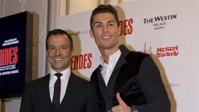 جلوب سوكر.. خورخي مينديز يتوج بجائزة ”وكيل القرن”