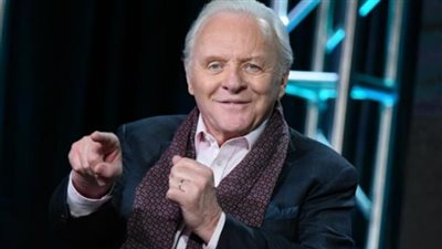 رسالة مؤثرة وهدية يقدمها أنتوني هوبكنز لمحبيه.. إليك التفاصيل