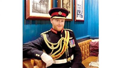 شبيه الأمير هاري يثير جدلا في حفل ميت جالا بولاية نيويورك