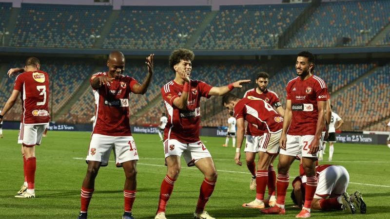 الأهلي ضد بلدية المحلة
